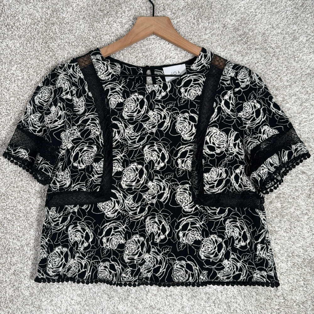 Anthropologie J.O.A Black & White‎ Rose Blouse - Large
